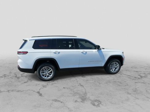 Used 2025 Jeep Grand Cherokee L Laredo w/ Luxury Tech Group I image 9