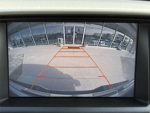 Used 2016 GMC Canyon SLT image 6