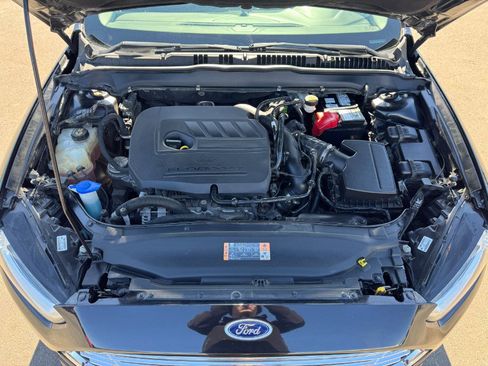 Used 2015 Ford Fusion SE w/ Equipment Group 202A image 22