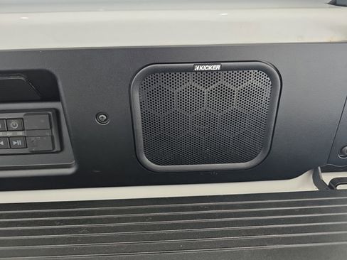 Used 2024 GMC Sierra 2500 AT4X image 28