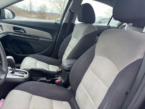 Used 2015 Chevrolet Cruze LS image 12