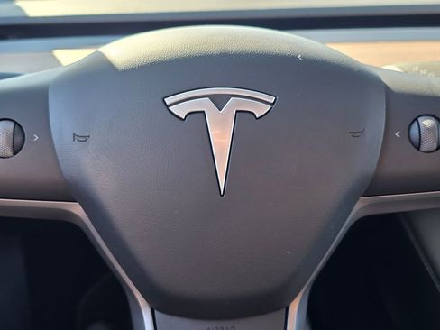 Used 2025 Tesla Model Y Performance image 25