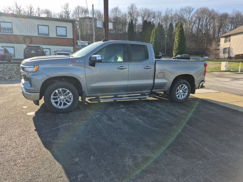 Used 2023 Chevrolet Silverado 1500 LT image 4