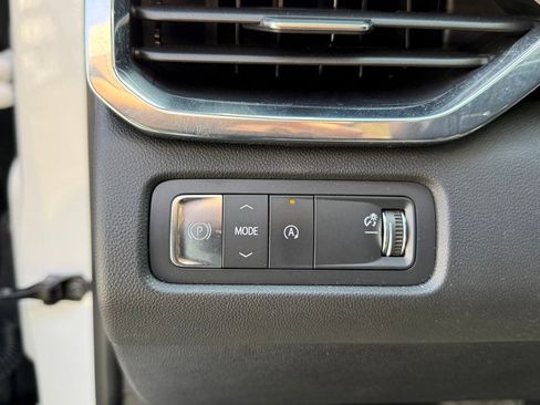 Used 2025 GMC Acadia Denali w/ Super Cruise Package FWD image 26