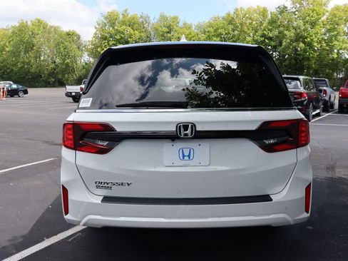 Used 2026 Honda Odyssey EX-L image 4