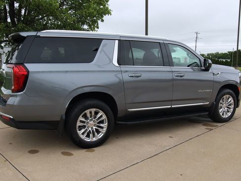 Used 2021 GMC Yukon XL SLT AWD/4WD image 5