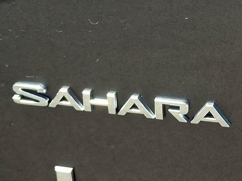 Used 2021 Jeep Wrangler Unlimited Sahara w/ LED Lighting Group AWD/4WD image 30