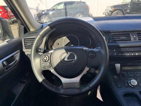 Used 2014 Lexus CT 200h FWD image 19