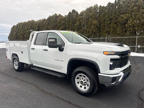 Used 2024 Chevrolet Silverado 3500 W/T w/ WT Convenience Package image 5