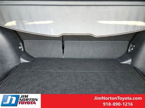 Used 2025 Toyota Corolla Cross XLE image 33