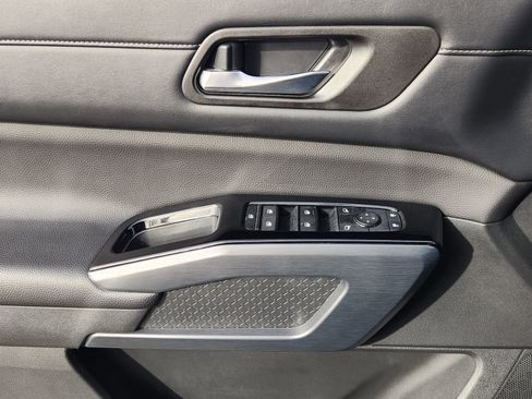 Used 2024 Nissan Pathfinder SL w/ SL Premium Package image 26