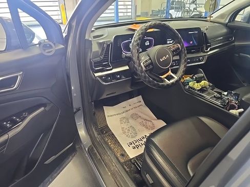 Used 2023 Kia Sportage EX AWD/4WD image 7