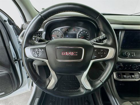 Used 2023 GMC Acadia SLT image 9