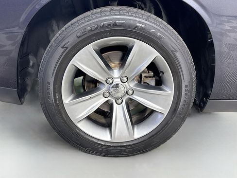 Used 2016 Dodge Challenger SXT image 30