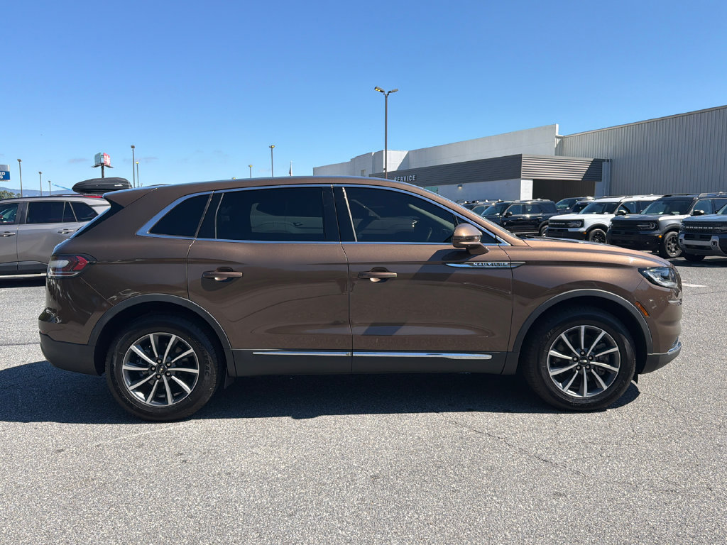 Used 2022 Lincoln Nautilus FWD image 8