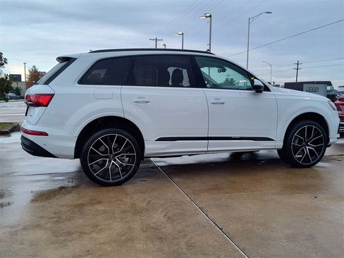 Used 2023 Audi Q7 3.0T Prestige image 13