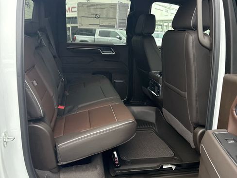 New 2025 GMC Sierra 2500 Denali w/ Denali Reserve Package image 22