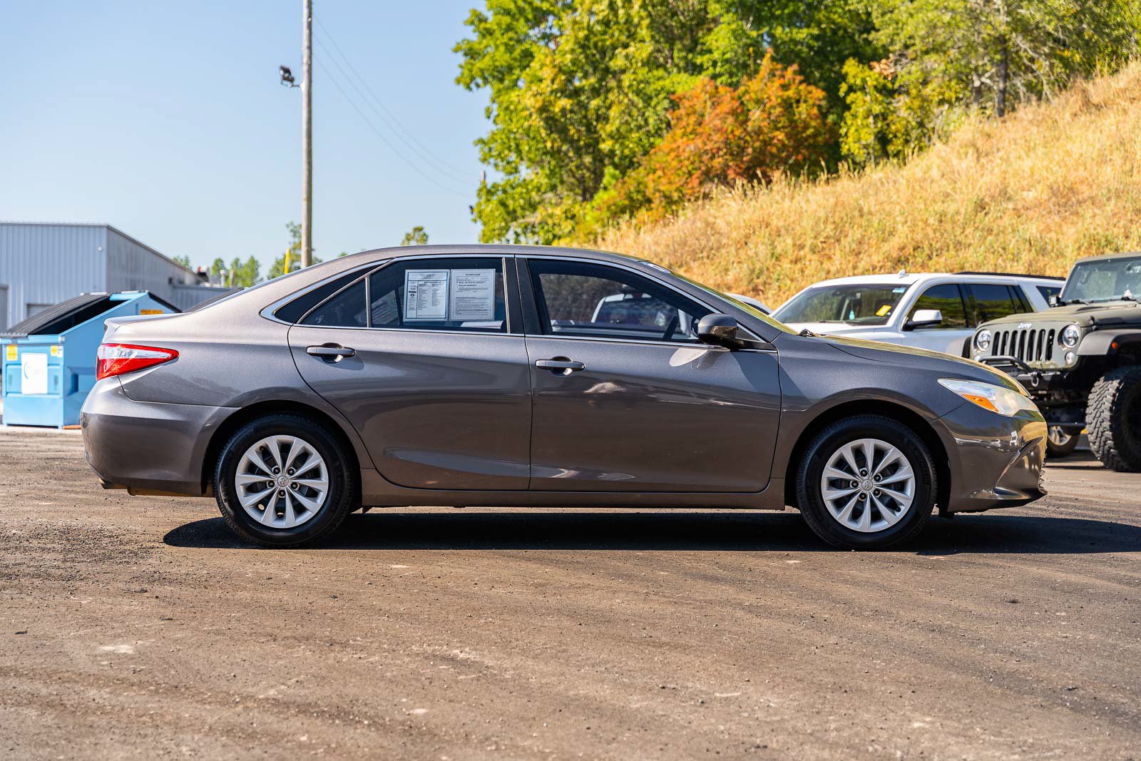 Used 2017 Toyota Camry SE FWD image 8