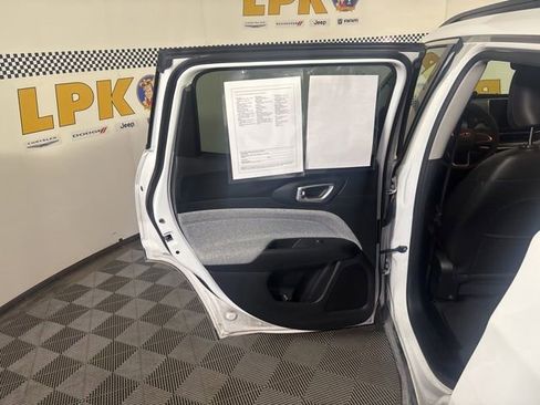 Used 2022 Jeep Compass Latitude AWD/4WD image 20