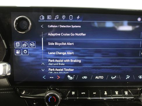Used 2024 Chevrolet Blazer EV LT AWD/4WD image 19