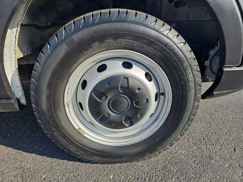 Used 2019 Ford Transit 250 148 Medium Roof image 12