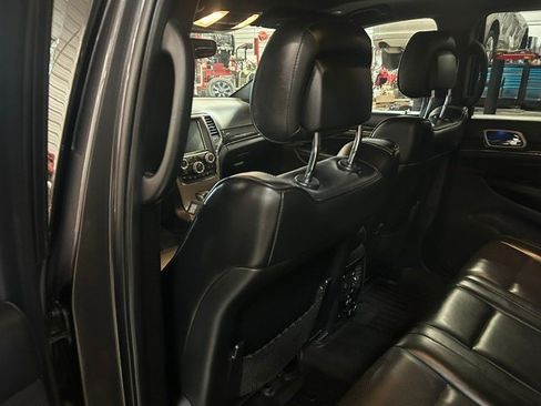 Used 2017 Jeep Grand Cherokee Overland AWD/4WD image 28