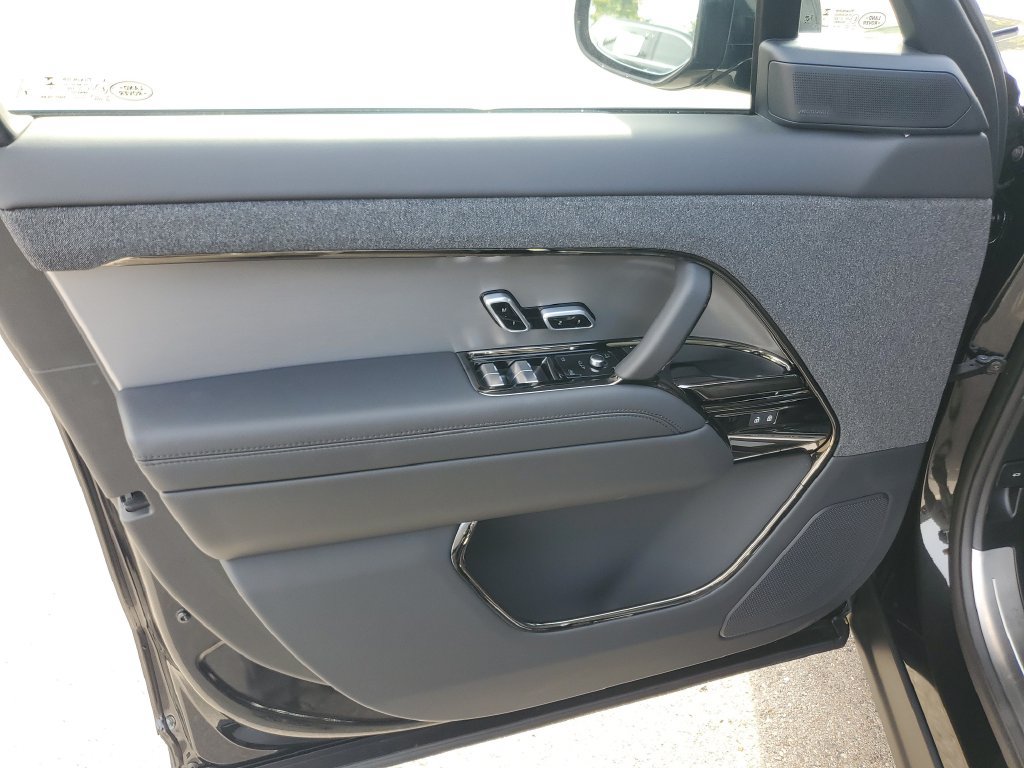 New 2026 Land Rover Range Rover Sport SE AWD/4WD image 7