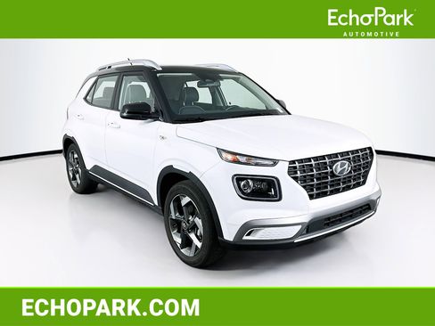 Used 2025 Hyundai Venue Limited image 1