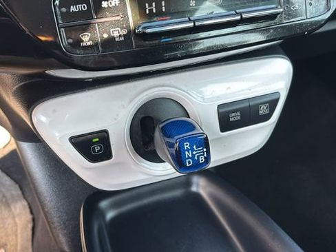 Used 2016 Toyota Prius Two image 21