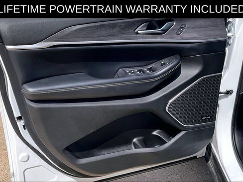 Used 2023 Jeep Grand Cherokee L Limited AWD/4WD image 15
