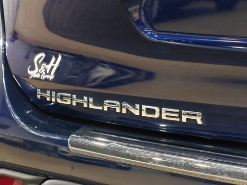 Used 2023 Toyota Highlander XLE AWD/4WD image 49