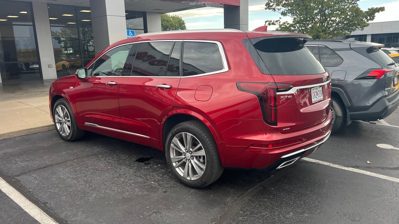Used 2023 Cadillac XT6 Premium Luxury AWD/4WD image 6