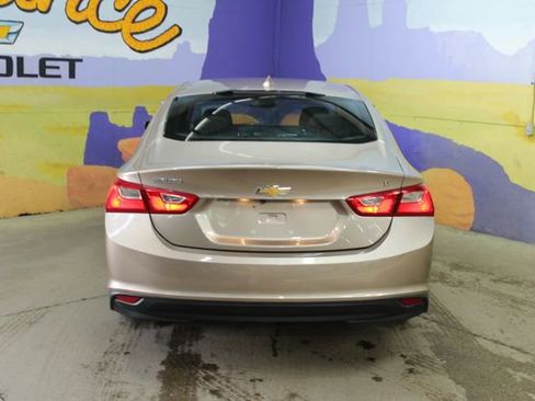 Used 2018 Chevrolet Malibu LT FWD image 7