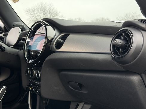 Certified 2023 MINI Cooper SE image 32