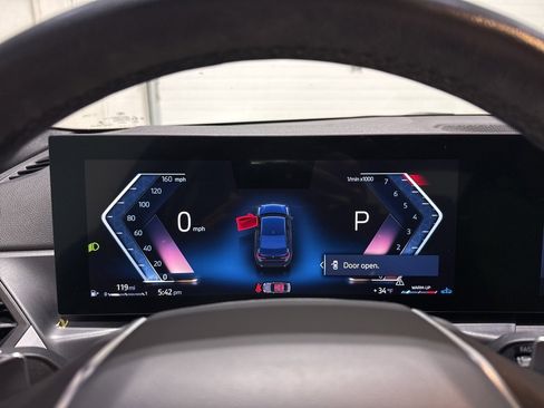 Used 2024 BMW 330i xDrive Sedan w/ Convenience Package image 28