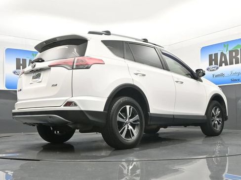 Used 2017 Toyota RAV4 XLE FWD image 19