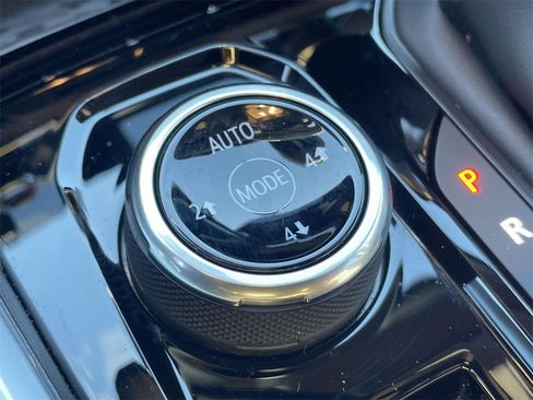 Used 2023 Chevrolet Colorado Z71 w/ Z71 Convenience Package 2 image 28