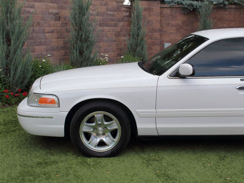 Used 1999 Ford Crown Victoria LX RWD image 34