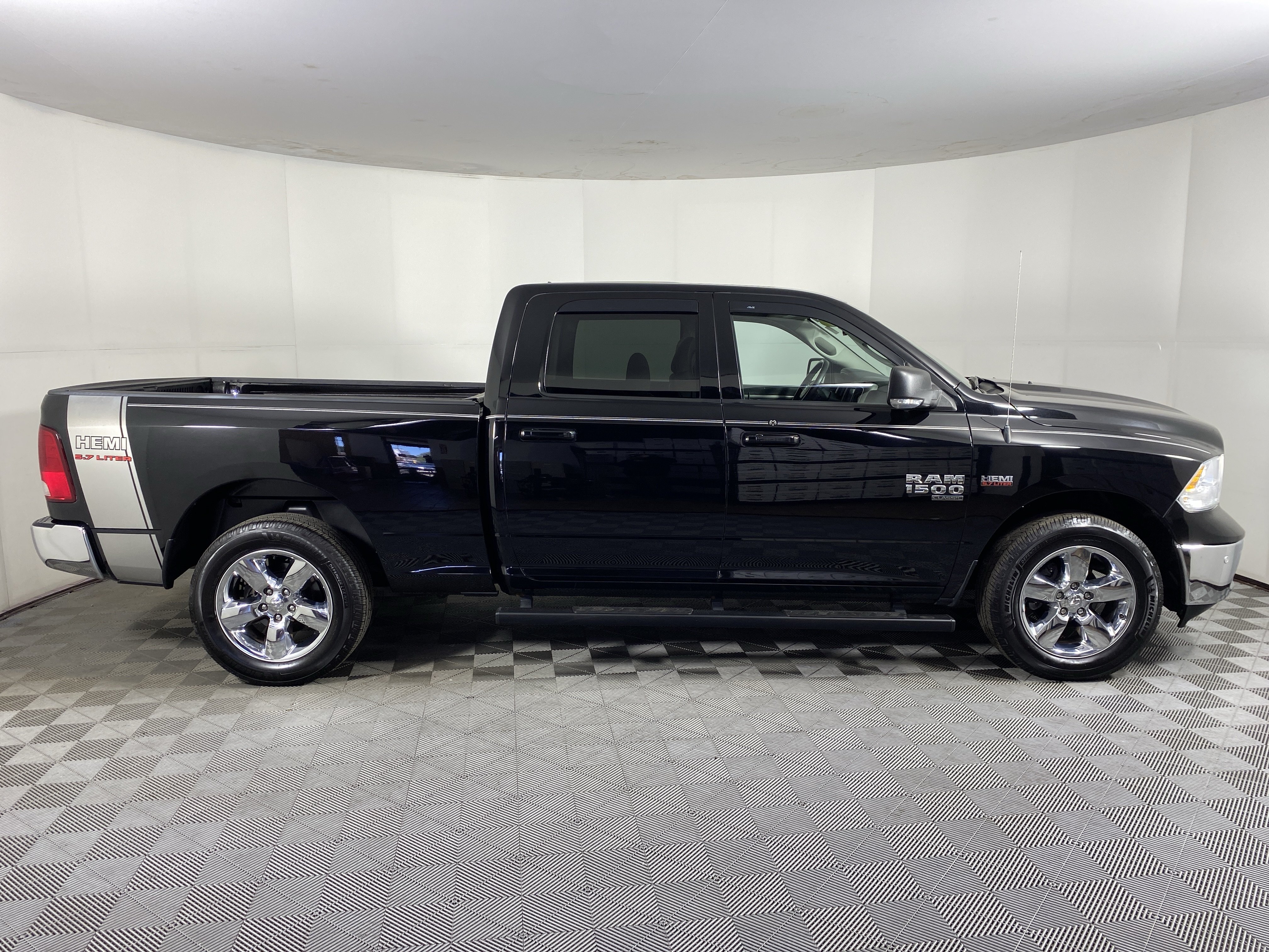 Used 2019 RAM 1500 Big Horn AWD/4WD image 33