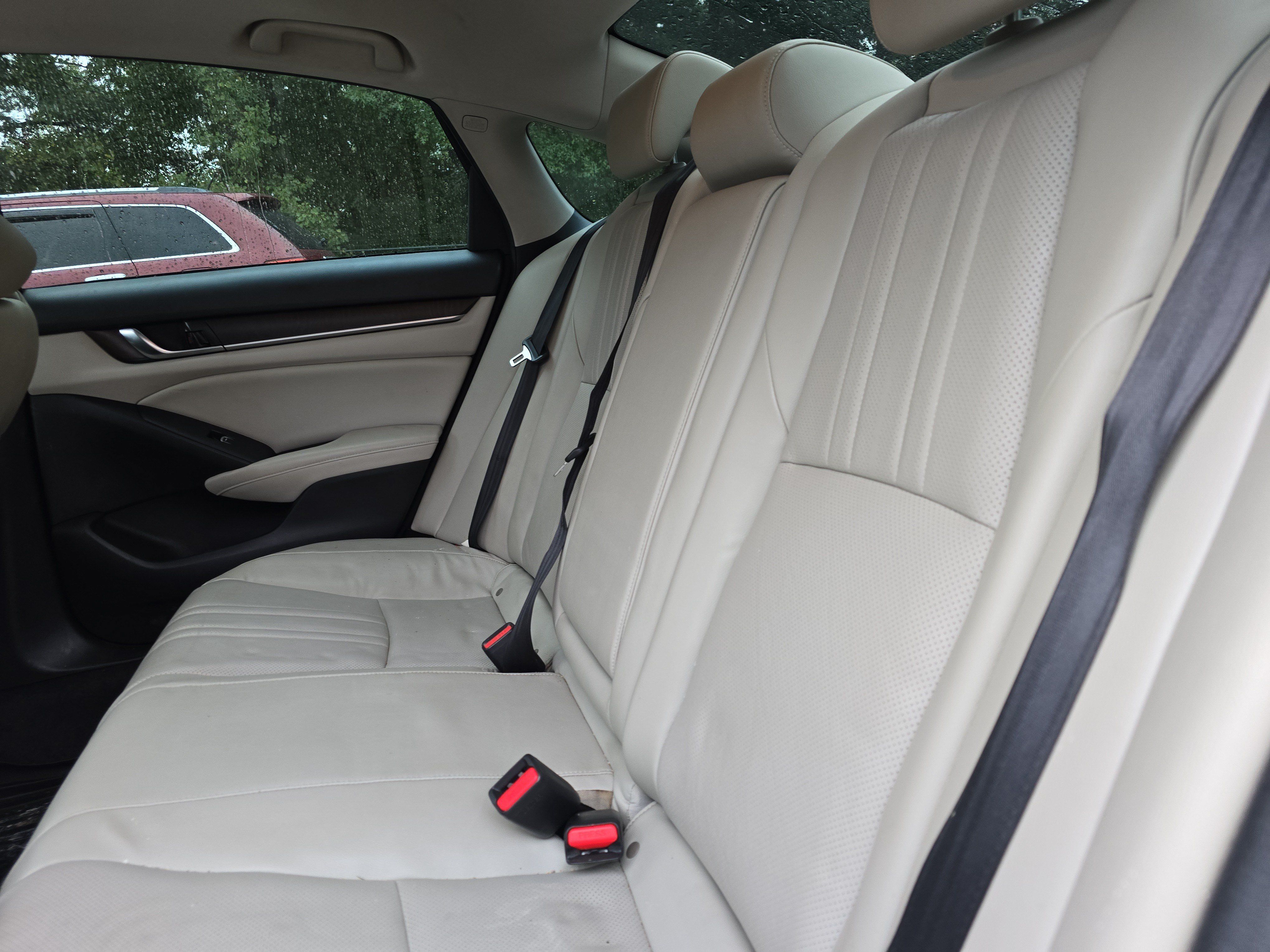 Used 2018 Honda Accord EX-L image 12