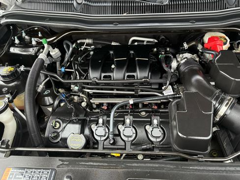 Used 2018 Ford Explorer XLT w/ Equipment Group 201A image 38