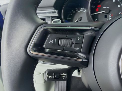 Certified 2026 Porsche Macan AWD/4WD image 13
