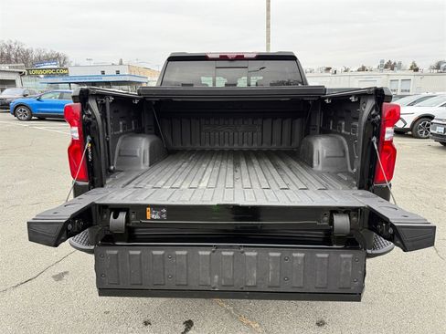 Used 2023 Chevrolet Silverado 1500 ZR2 w/ Technology Package image 28