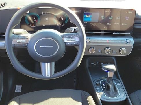 New 2026 Hyundai Kona SE image 4