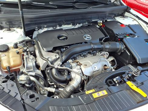 Used 2020 Mercedes-Benz GLB 250 4MATIC image 24