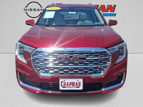 Used 2023 GMC Terrain Denali w/ Denali Premium Package AWD/4WD image 2