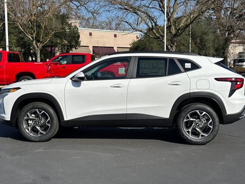 New 2026 Chevrolet Trax LT w/ Driver Confidence Package image 6