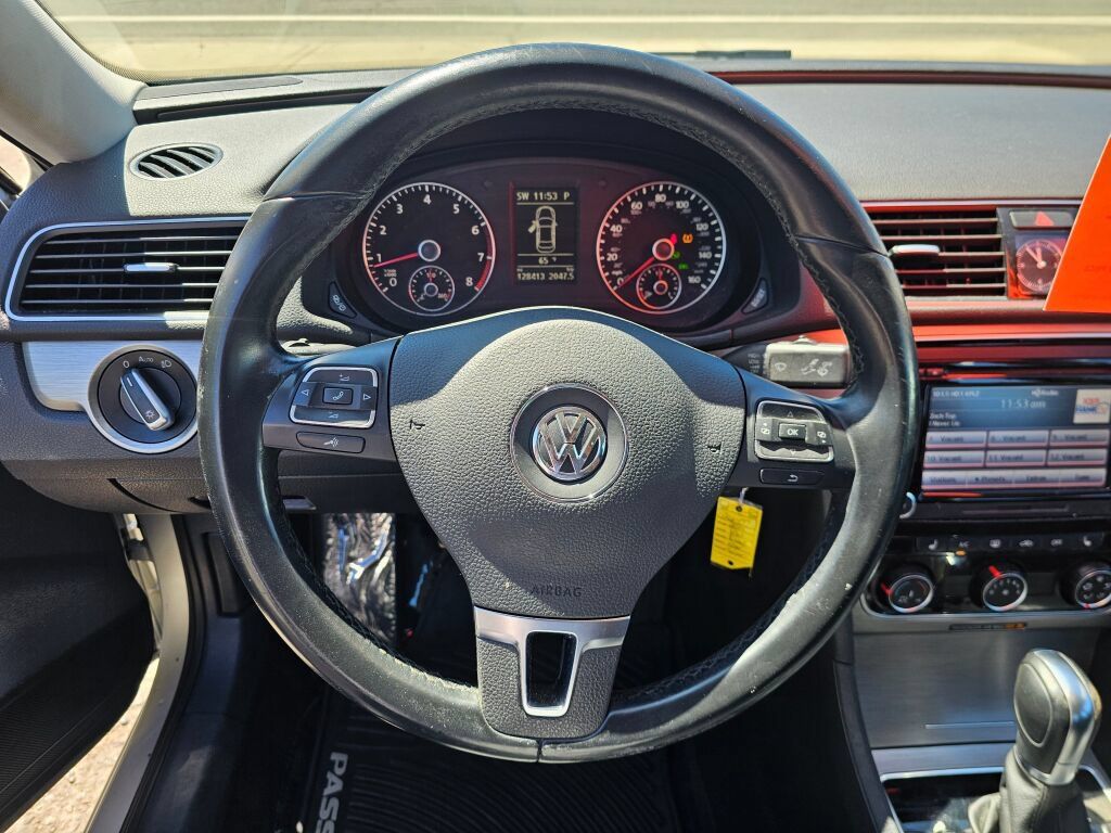 Used 2014 Volkswagen Passat 1.8T SE FWD image 26