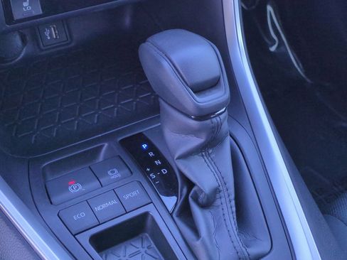 Used 2023 Toyota RAV4 XLE image 27