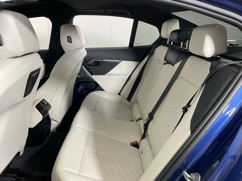 Certified 2024 BMW 530i xDrive w/ Premium Package image 37